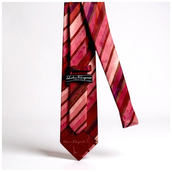 Salvatore Ferragamo Men’s Silk Necktie. Red, Purple, Pink. - Picture 6 of 12
